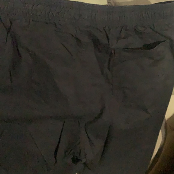 Gap Black  9” easy-shorts Size Large NWOT - Picture 4 of 4